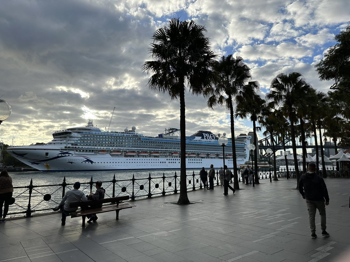 jpolszowy's tweet photo. P&O Pacifique Adventure in Sydney today. #cruiseship #PacificAdventure https://t.co/HaLg31vraL