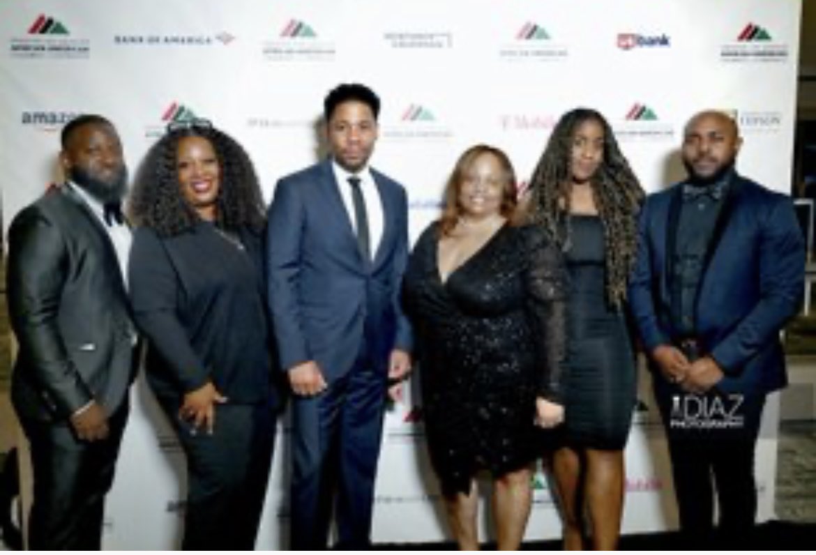 NETworkLA_BICP's tweet photo. Good morning! It's Flashback Friday! Just wanted to share a photo from The 29th Economic Awards Gala by @glaaacc where The NETwork Los Angeles Chapters had the opportunity to attend.
#GLAAACC
#TheNETworkLA #EconomicAwards2023
#FlashbackFriday
#ATTEmployeeGroup #lifeatatt🌐 https://t.co/IRbIr26GT4