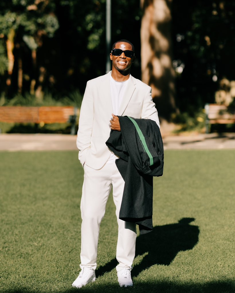 RefiloeSoboyce's tweet photo. Mama, I did it for you 🤍. 

#autumngraduation https://t.co/FDQS1fHXED