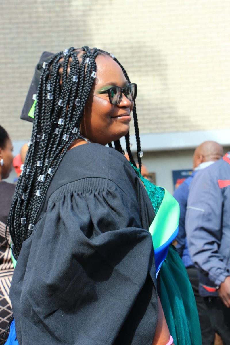Afro_wylin's tweet photo. Siri, please play the album - Graduation, by Kanye West ππ
#NMUgraduation
#NMUgraduation2023 https://t.co/OdZFsbVUGJ