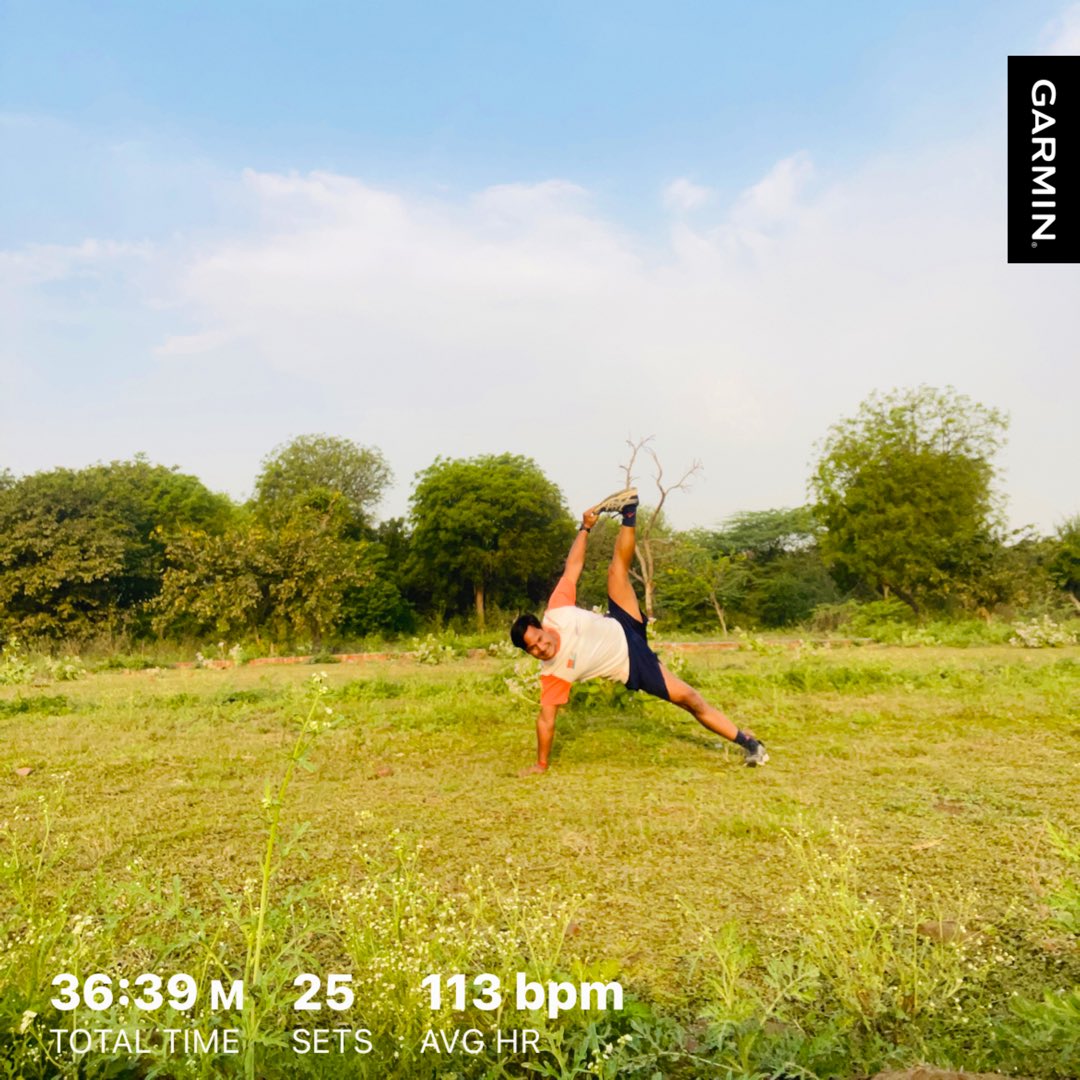 thehybridrunner's tweet photo. Friday is funday.
Trying to have funky way.
Yet a stronger body say.
Being #yogateacher mixing my workouts wd stronger challenge to #RunningMan is Funtastic way.
Utilise weekend
#workoutsbydeepak #StrengthTraining #Outdoorplay #fitnessaddict #fitfam #NaturePhotograhpy #highplank https://t.co/Z001bw0zdn