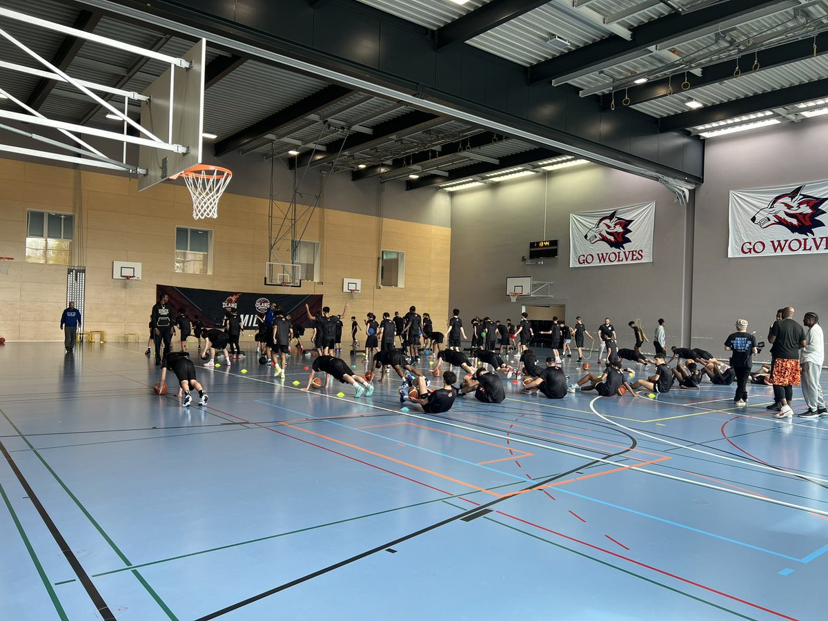 ignaciorsimo's tweet photo. DME Academy Basketball in Switzerland.
Let’s get it started! 🏀 https://t.co/IGf6rjXi6b