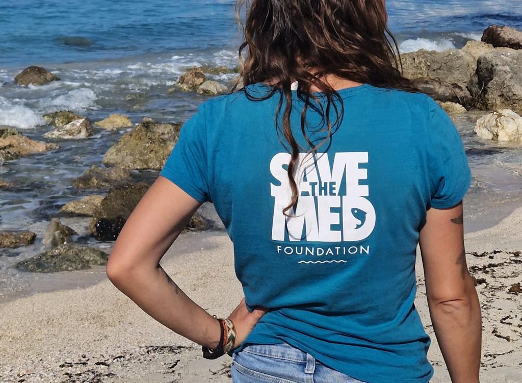 TLGOIIPP's tweet photo. #RT @IIPPGob: En el curso de una salida programada, internas del Centro Penitenciario de Mallorca han colaborado con 
@SaveTheMed_ en la limpieza de playas.

La contaminación por plásticos y otros residuos es un problema que nos afecta a tod@s y tod@s po… https://t.co/hyb2kShhEj
