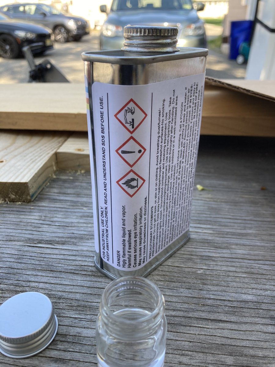 GimmeBuilds's tweet image. Trying something today. Let’s try to make #PETGGlue with some Chemical X and PETG. Hopefully this will make it a brush on thickness. 🤞 #3DPrinting #MakersMaking