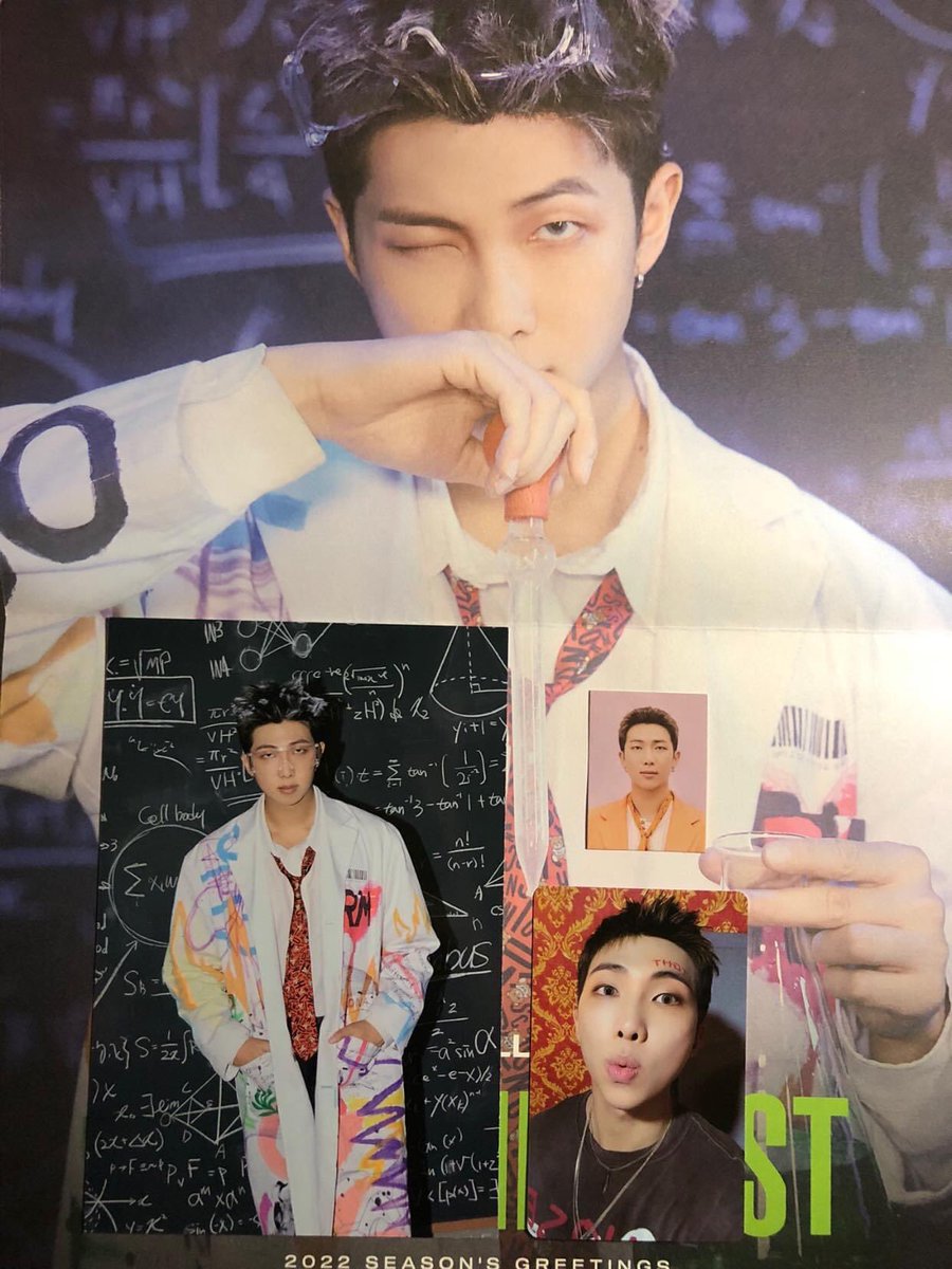 ksjthaliaserene's tweet photo. 🖇·˚ ༘ ┊͙[wts lfb ph] !  ˊˎ #snowcloudsells ‹𝟹

*⑅ seasons greetings member set ୨୧*
       ↳ ₱100 payo
       ↳ photocard, poster, mini pic &amp; post card 
       ↳ dm or reply here to claim 🎀 mine+member 

🏷 wts lfb wtb lfs bts sg2022 pc poca poster jin jimin rm yoongi https://t.co/rykDIwq5bs