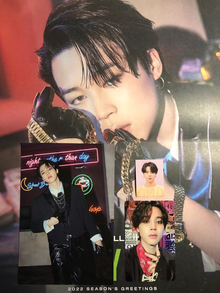 ksjthaliaserene's tweet photo. 🖇·˚ ༘ ┊͙[wts lfb ph] !  ˊˎ #snowcloudsells ‹𝟹

*⑅ seasons greetings member set ୨୧*
       ↳ ₱100 payo
       ↳ photocard, poster, mini pic &amp; post card 
       ↳ dm or reply here to claim 🎀 mine+member 

🏷 wts lfb wtb lfs bts sg2022 pc poca poster jin jimin rm yoongi https://t.co/rykDIwq5bs