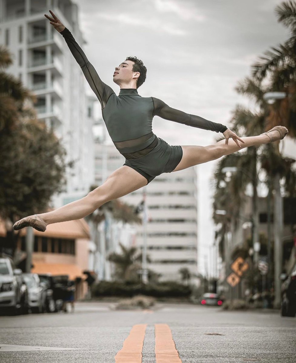MCB dancer Sean Miller is taking over our Instagram Stories today from backstage of our Fresh & Fierce triple-bill. Be sure to tune in! Follow us: instagram.com/miamicityballe…