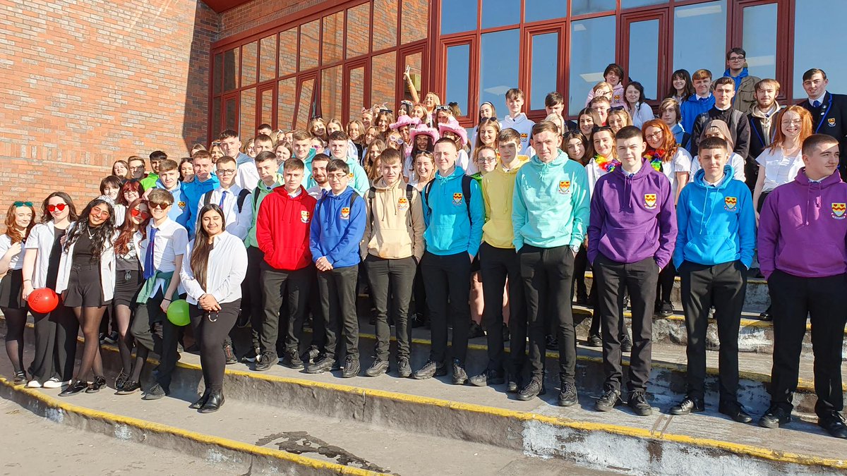 CNHS5_6's tweet photo. Leavers Day 2023 an outstanding group of young people. Go out there and conquer the world https://t.co/Su42XRSGQZ