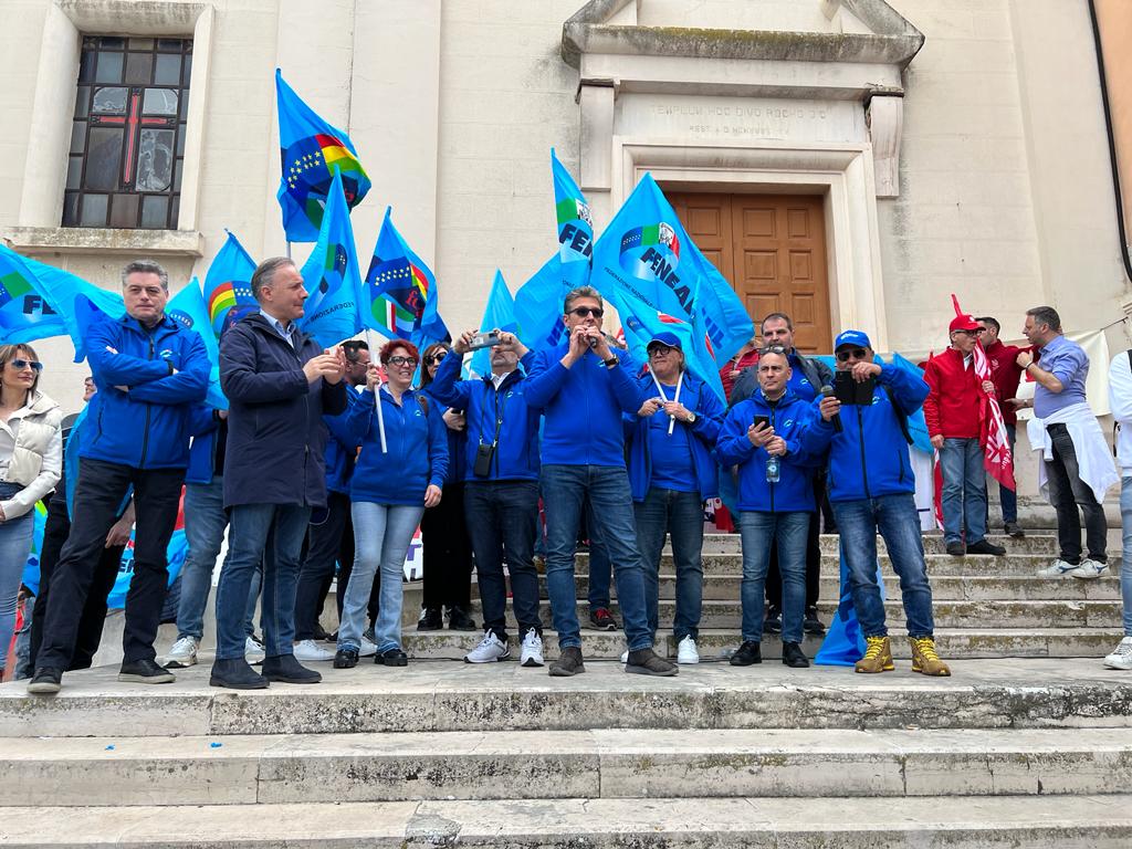 FENEALUIL_'s tweet photo. Grande adesione allo sciopero generale del #legno. #Sindacati #FenealFilcaFillea: "Ora Federlegno compia un gesto di responsabilità."
Leggi il comunicato con i dati delle principali adesioni:
https://t.co/K6tCwjOyys
#Respect4Workers
#NoiNonCiStiamo
#ContrattoSubito https://t.co/SABFXU4WT3