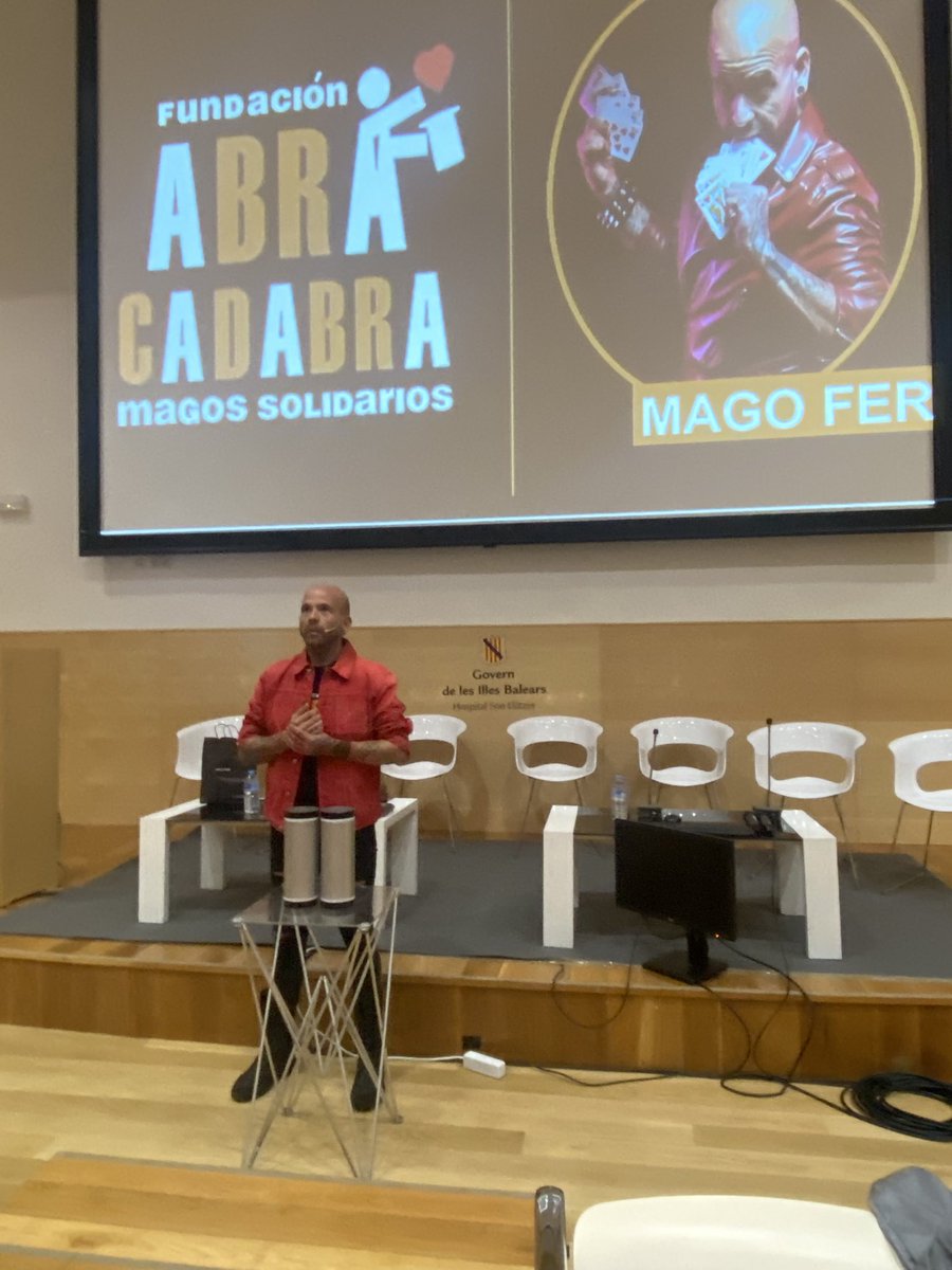 humanizacionIB's tweet photo. Tras reponer fuerzas magia para una jornada mágica @fundabracadabra #subesabordo #humanitzacioIB https://t.co/S7uRZViY6Y