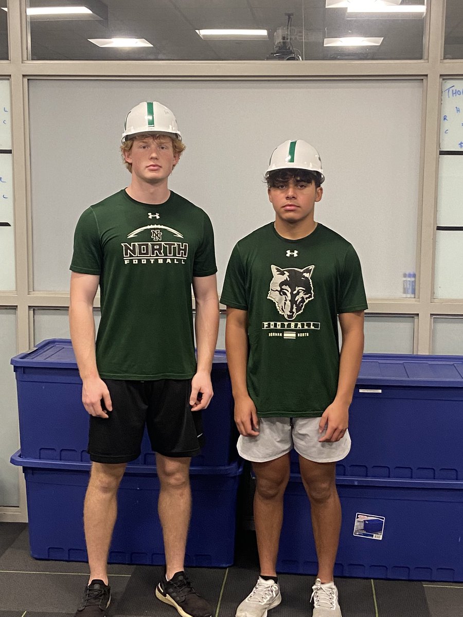 NNCoachJones's tweet photo. Congrats to our hard hatters of the week:
@eliasb_27 

@LukeFreeland4 

Great job bringing it!
#Got23arnit https://t.co/guer1WnEto
