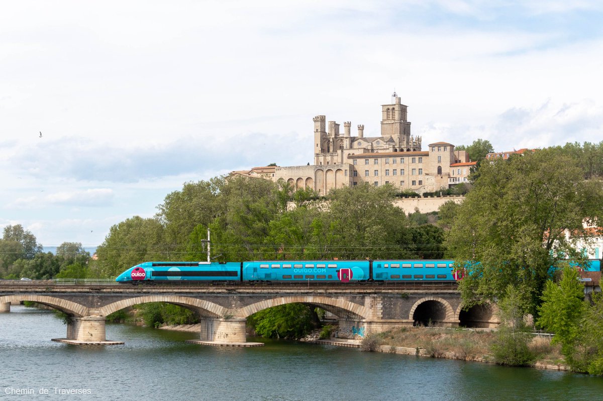 CheminTraverses's tweet photo. 🟣🔵 @OUIGO à #Béziers ! 🚄📸
Depuis le 27 mars, TGV OUIGO assure un aller-retour quotidien entre #Paris et #Perpignan, desservant #Sète, #Agde, #Béziers, et #Narbonne !
-> Rame 778 au #TGV #OUIGO 7882 le 20/04/2023 https://t.co/DSiTuhSMBn