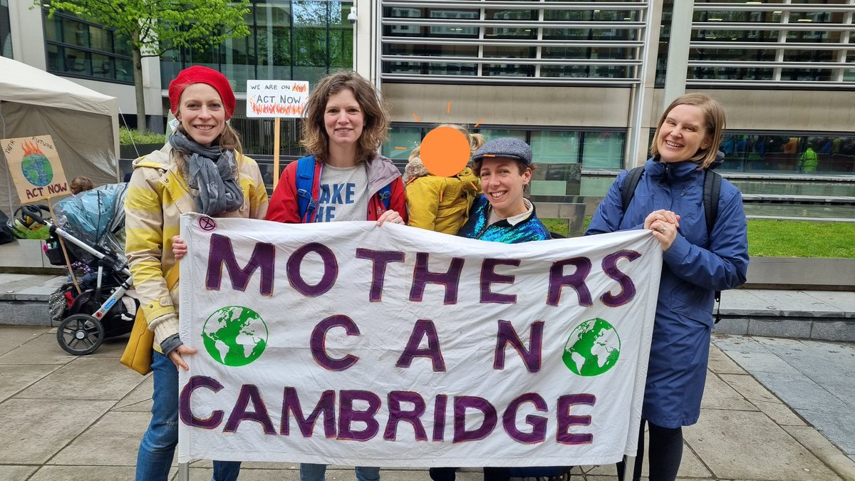 MothersCANCam's tweet photo. Time to protest at #TheBigOne so much good #energy #callingforchange. #ClimateEmergency #climatechange #ActNow https://t.co/J25VyXeHDM
