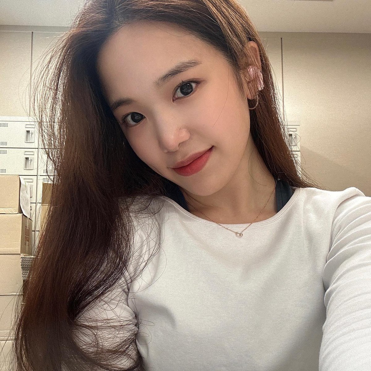 alluring_cherry's tweet photo. 230421 첼스타그램

오랜만에 셀카!!🫶
#성나연 #레이첼 #에이프릴 https://t.co/3GExHK8AGv