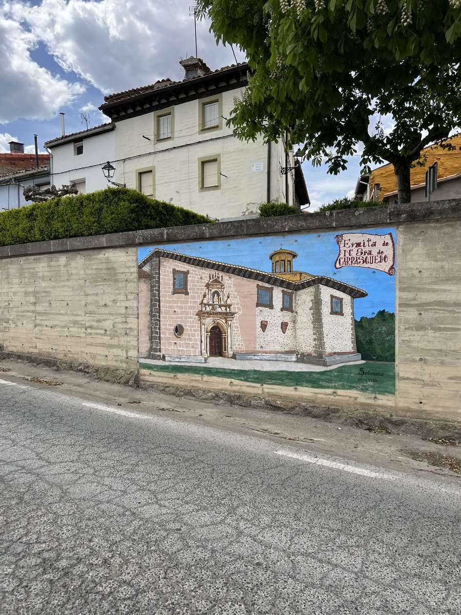 Reise_pilger's tweet photo. 21.4.23 #kunst in #granon am #caminofrances #art #grafity #caminodesantiago #pilger #pilgrim #pelegrino #dorf #village https://t.co/a9IwMXFFvk