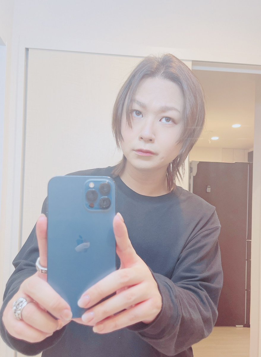 over_2020_over's tweet photo. 髪切った✂️ https://t.co/ZYFM4QuanD