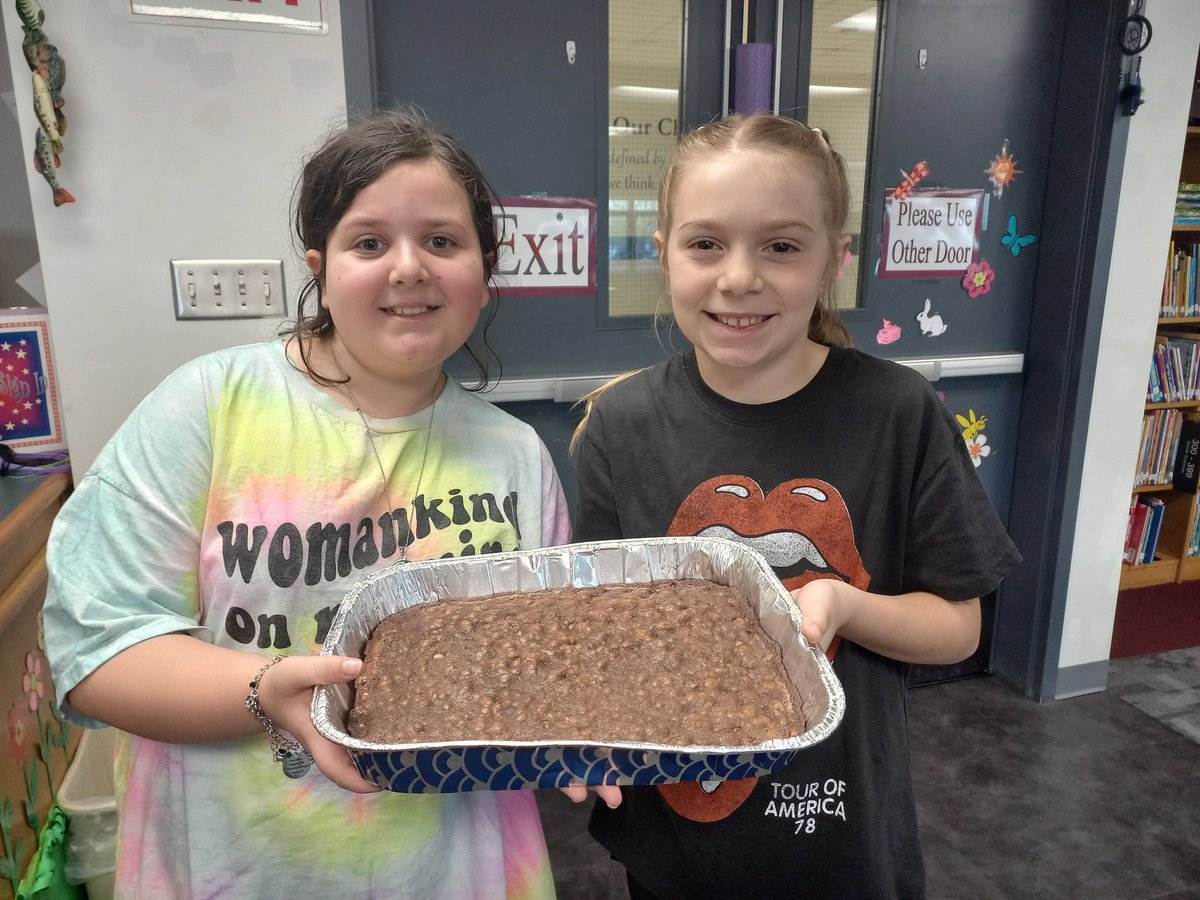 This is how you know it is going to be an awesome day! <a href="/StarpointCSD/">StarpointCSD</a>
#smiles #brownies #books #coding #notonatest