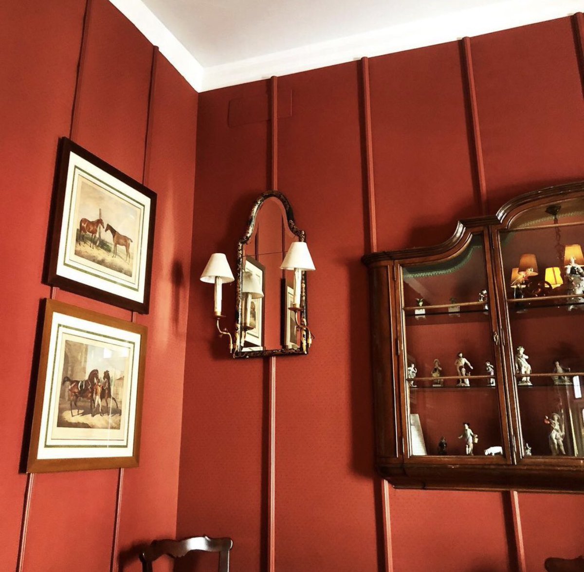 IsabelaTerroir's tweet photo. Horcher, entre bambalinas 🐎♥️

#estamañana 
#horcher 
#restaurantehorcher https://t.co/X6cAFv06sa