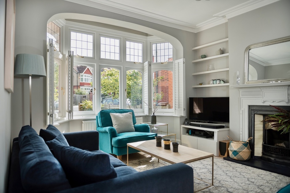 GeorgeBarnsdale's tweet image. Bay windows are a great way to open up your space and to fill it with light, making your room feel more spacious
⁠
Click the link below to read all about our bay windows
georgebarnsdale.co.uk/timber-windows…⁠

#homeimprovements #designandbuild #baywindows #windowsanddoors #timberwindows