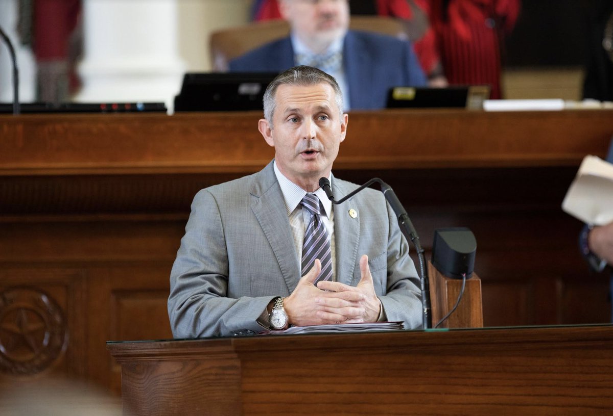 TomOliverson's tweet image. The Texas House passed H.B. 2556, which aims to alleviate the physician shortage by introducing a new medical license that will allow medical school graduates and certain foreign physicians to join the workforce under the guidance of a licensed physician.