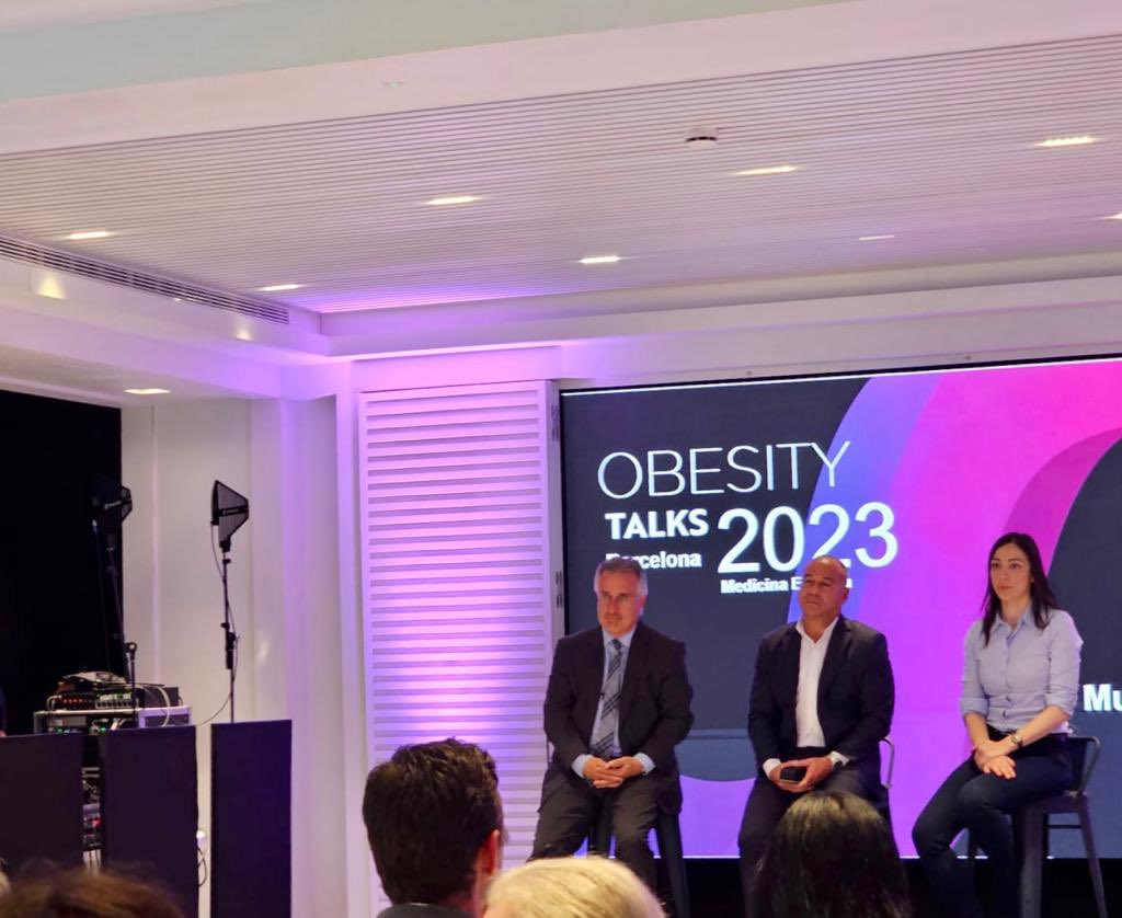infoCPEN's tweet photo. Dr Guillem Cuatrecasas, ha fet la xerrada ‘redescubriendo la Obesidad’ en el #ObesityTalks  con médicos de medicina estética y cirugía plástica, en Barcelona. Gracias a @novonordisk por esta gran iniciativa.
#obesidad #econutricional #composicioncorporal #riesgocardiovascular https://t.co/l29KvgadTr