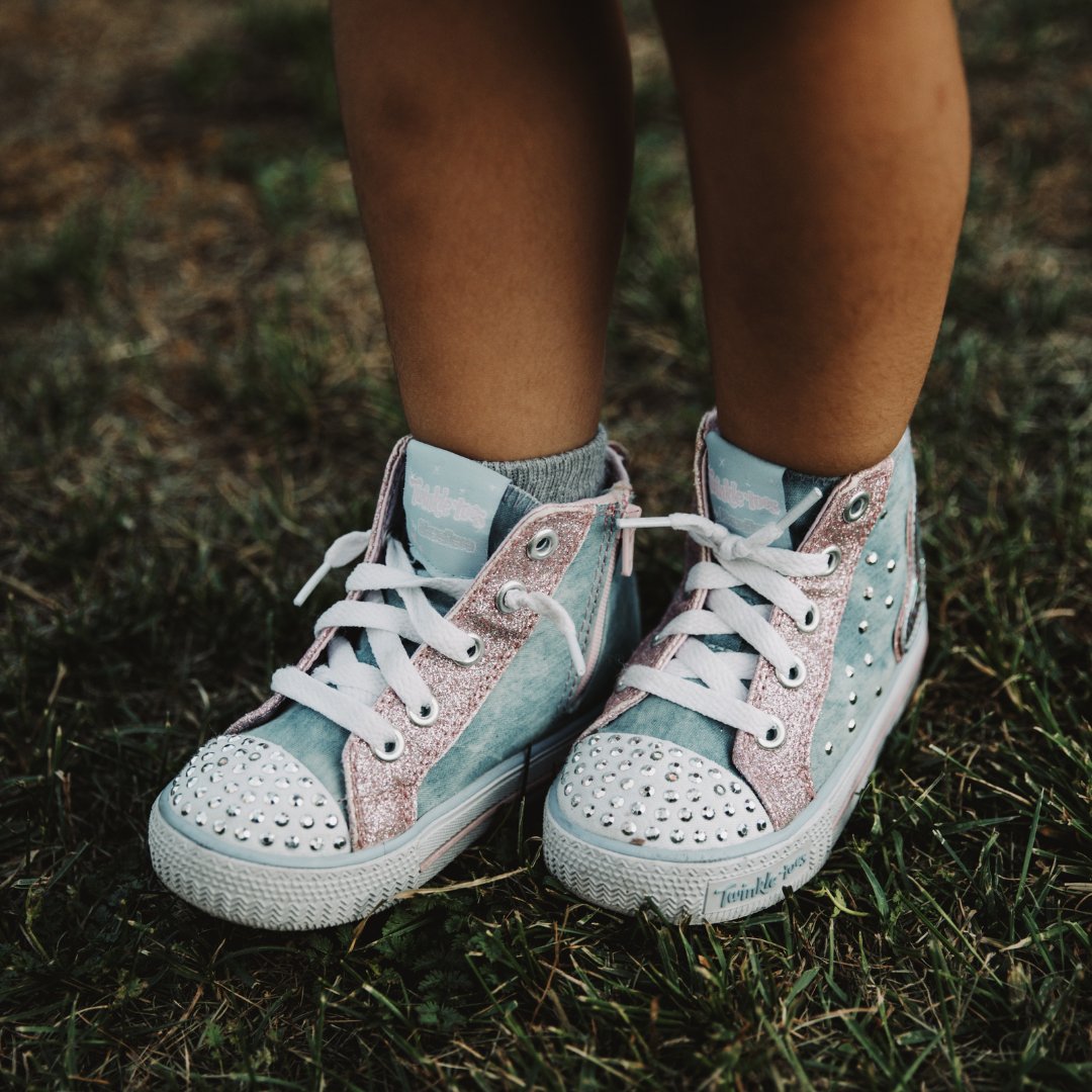 PodCenterNJ's tweet photo. Foot health isn't just for adults - make sure your kids are wearing the proper shoes and practicing good foot hygiene as well. Read more here: https://t.co/9HPMF6OUkC https://t.co/d0oAeGhgTH