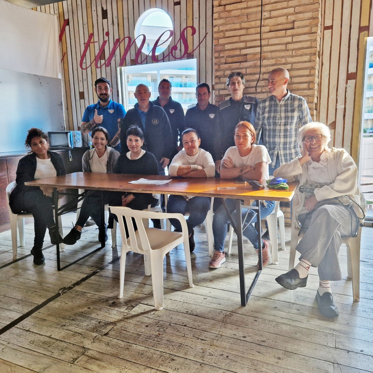 GrupoCursach's tweet photo. Megapark en constante formación. 
Con la reciente formación PRL a la que asistieron nuestros compañeros, se planifican sesiones formativas anuales para garantizar que todos los trabajadores asistan. La empresa trabaja para ofrecer el mejor servicio. 
¡Enhorabuena al equipo! 💪🏼😊 https://t.co/3GPxrOHmeE