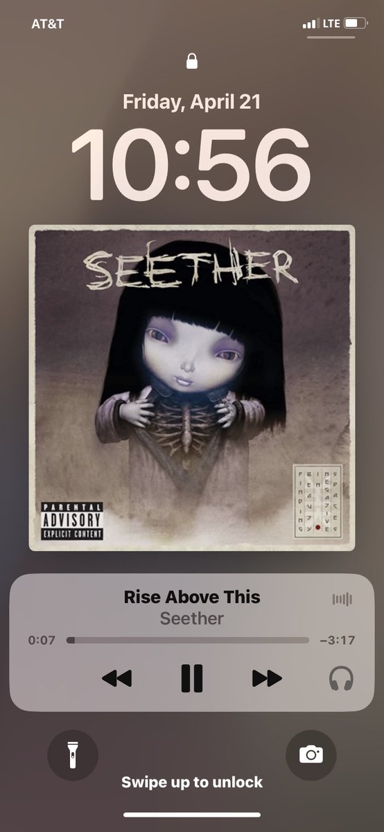 KittensDesire's tweet photo. @seether Little morning work music #seether #HappyFriday https://t.co/DKOUKprXmd