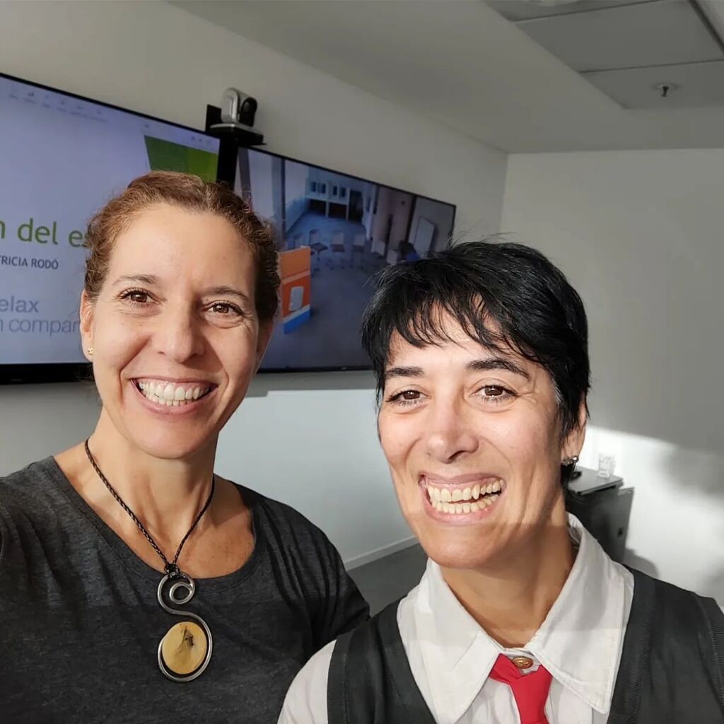 patshy67's tweet photo. Decime que facilitaste un taller y salió todo bien sin decirme que facilitaste un taller y salió todo bien.
Esas #sonrisas lo dicen todo. En la semana de la salud @relaxincompany acompañó a @medalliaarg con diferentes activadades. Ayer fue gestión del #estrés y entonces volv… https://t.co/dex7vWl6oJ