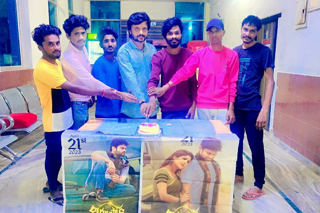 KasaRajuPatel_'s tweet photo. #TeamSaiTej #Chenor @IamSaiDharamTej #Virupaksha #success #celabrations #Telangana
@bkrsatish
#VirupakshaFromToday https://t.co/WnbnnQdj0G