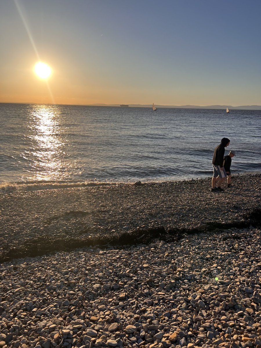 #Clevedon last night 🫶🏼🥰 Evening sunset watch with my little family ☀️