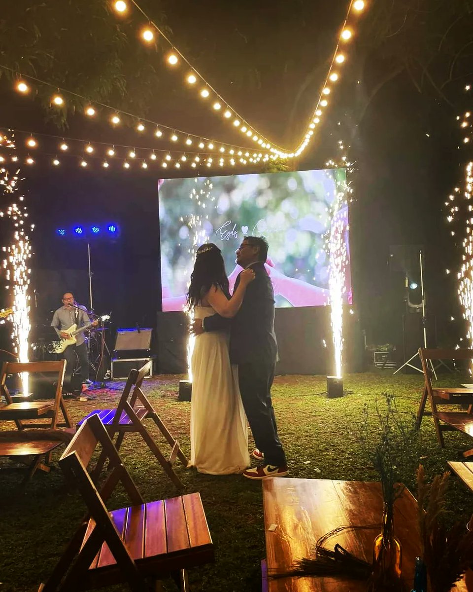 MiroEveryday's tweet image. Thank you, Eyds and Karen
and may God bless your union
#WeddingSinger