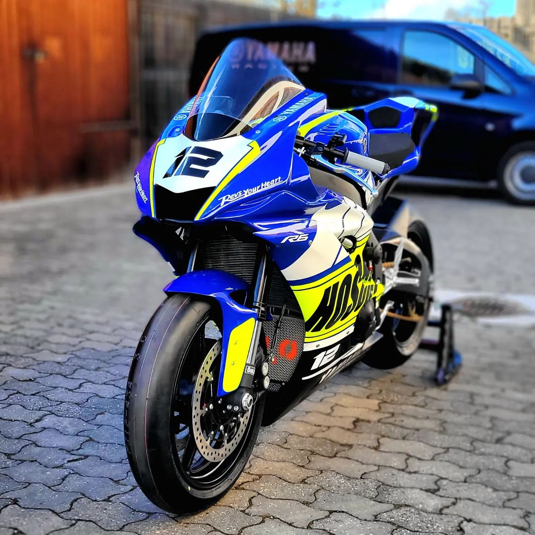 ReactiveParts's tweet photo. #featurefriday #fairingfriday Introducing... the Hoschi Racing track-bike conversion ๐ฅ Dressed up in our #CRCFairings ๐
Available at https://t.co/WEUCATbYxd
#trackbike #racebike #motorbike #motorcycle #yamahar6 #yamaha #r6 #reactiveparts https://t.co/LNQzbQLAp9