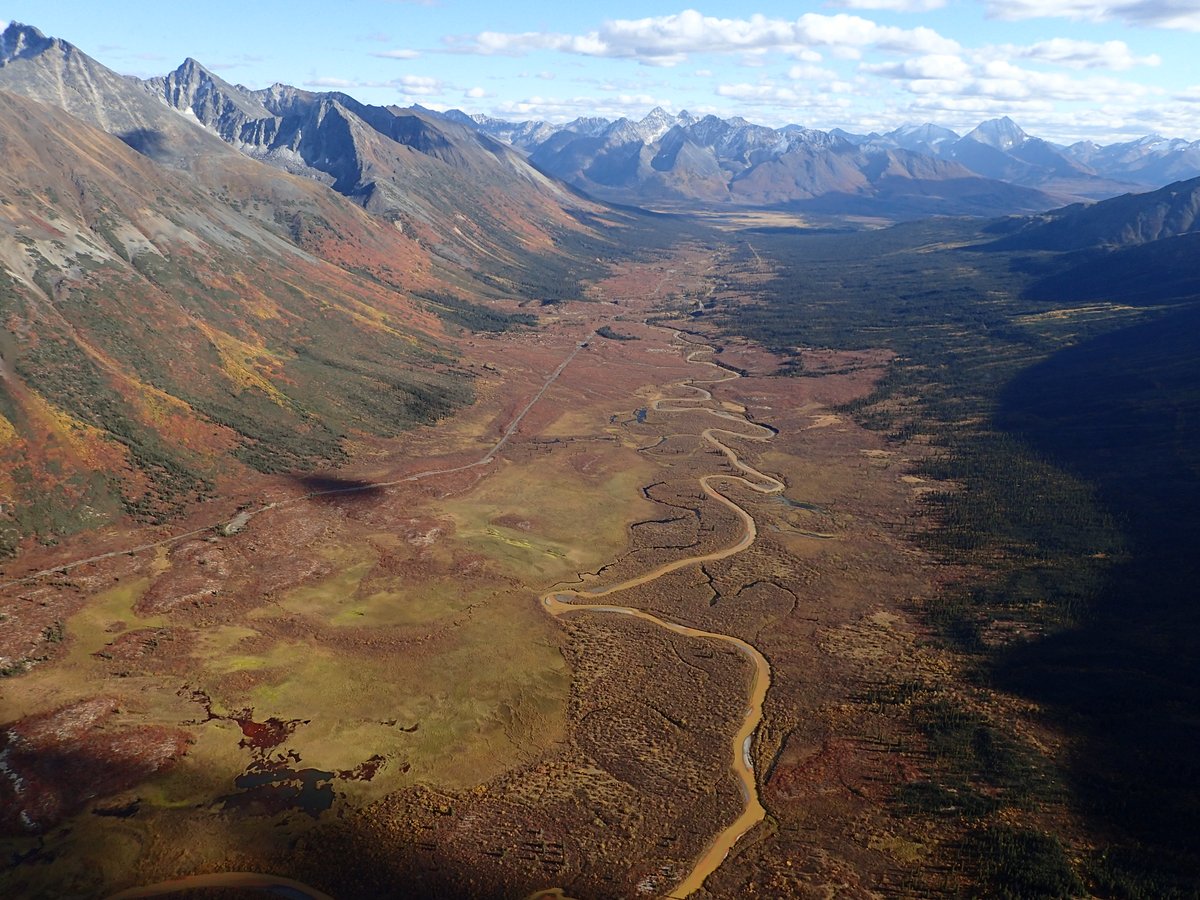 ttrockeng's tweet photo. A #viewfromthefield of aerial #geohazard assessments in the stunning S. Macmillan River Valley in the #YukonTerritory 
#TetraTechRockEngineering #rockengineering #LeadingwitScience #rockmechanics #GreatWhiteNorth https://t.co/3VXlPlhuo7