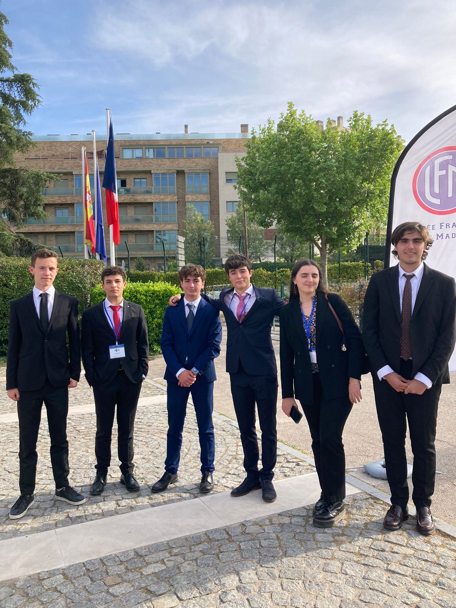 Lfmurcie's tweet image. 🇪🇺Travail en commission pendant @euromad2023 
@aefeinfo @mlfmonde #másquefrancés #tuhijocambiaráelmundo #Yourchildrenwillchangetheworld
#Euromad #Euromad2023 #modelisation #unioneuropeenne #UE #EU #euyouth #LFM #LFMadrid #aefe #conseileuropéen #europe #debat #jeunesse