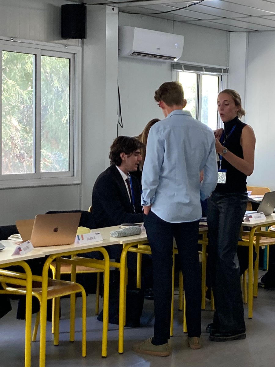 Lfmurcie's tweet image. 🇪🇺Travail en commission pendant @euromad2023 
@aefeinfo @mlfmonde #másquefrancés #tuhijocambiaráelmundo #Yourchildrenwillchangetheworld
#Euromad #Euromad2023 #modelisation #unioneuropeenne #UE #EU #euyouth #LFM #LFMadrid #aefe #conseileuropéen #europe #debat #jeunesse