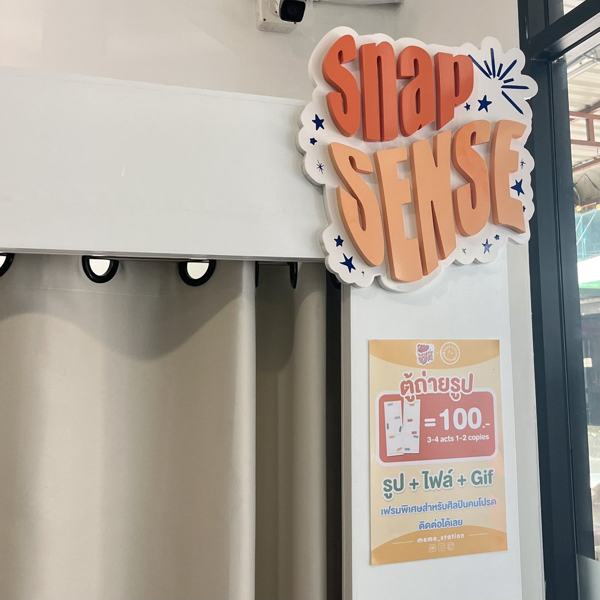 LouisProject_TH's tweet image. ทางทีมได้มีโอกาสไปเทสเฟรมที่ @SnapSenseTH สาขาmemo station อโศกมาก่อนหน้านี้ค่ะ ❤️ อยากแนะนำสำหรับ Louies ท่านไหนที่หาสาขาที่เดินทางง่าย สามารถมาที่สาขานี้ได้นะคะ สาขานี้มีสตาฟคอยแนะนำด้วยน้า ถ่ายเสร็จก็ดื่มน้ำที่คาเฟ่ต่อได้ ที่สำคัญอย่าลืมพกปากกาหมึกดำมาด้วยนะคะ🥰