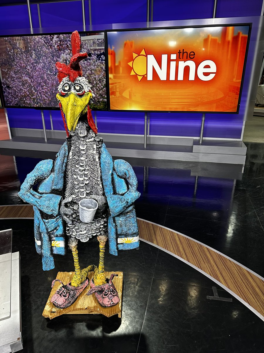 Meet the new <a href="/FOX2News/">FOX 2 Detroit</a> weather bird talking #artbirmingham supporting #BBAC on #thenine #EricEvans <a href="/dkevrafox2/">Derek Kevra</a>