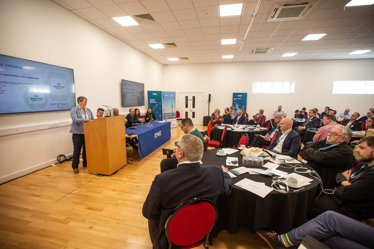 rhianpaz1's tweet photo. What a great event - The RWE Awel y Môr team Supplier Engagement Day in North Wales yesterday, Talking about SME's and the exciting opportunities to collaborate in the offshore wind sector, Thank you Remi and Liz from GE Verona for joining us #RWESTEP #offshorewind
📷 https://t.co/qVhViUy0JO