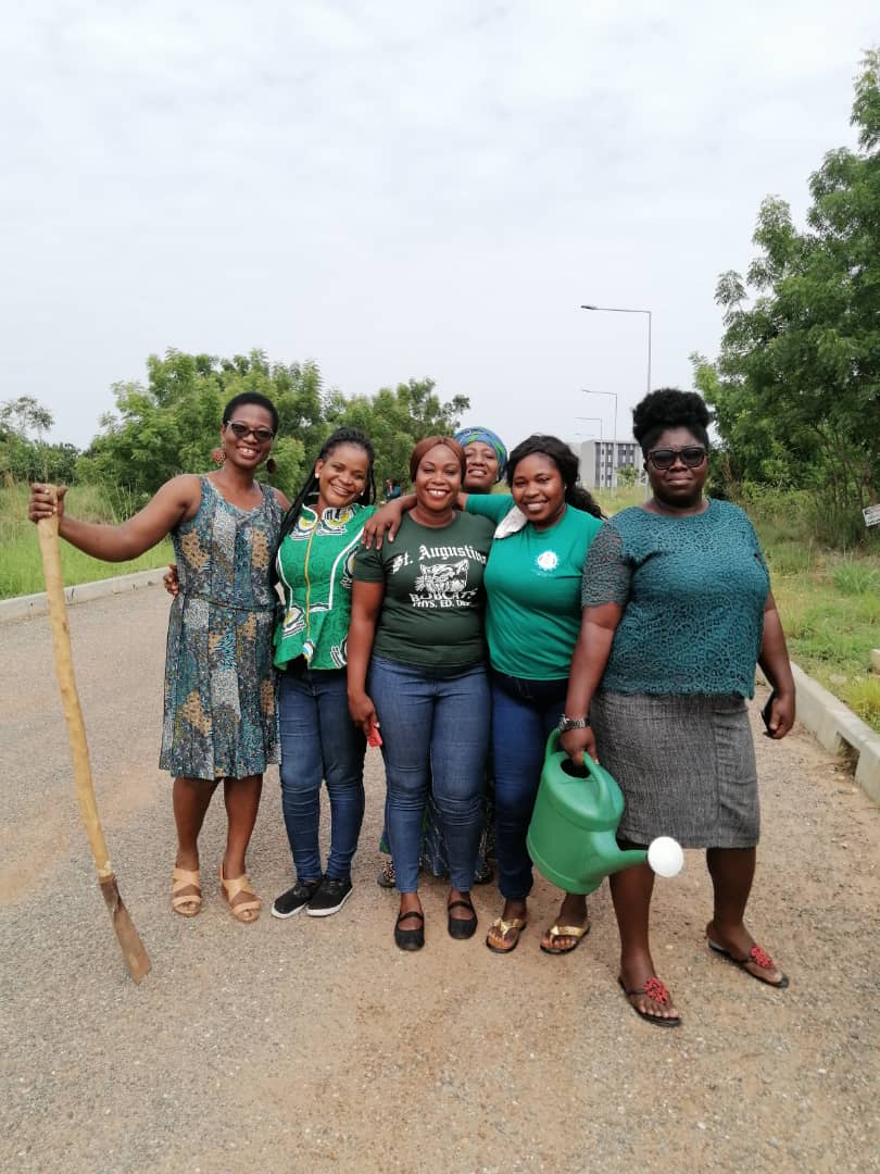 uesdgh's tweet photo. Members of the UESD ladies club plant seedlings 🌱 on campus, as part of activities marking their 1st anniversary
#UESDLADIESCLUB
#HOPE23 https://t.co/p2VluUt5hc
