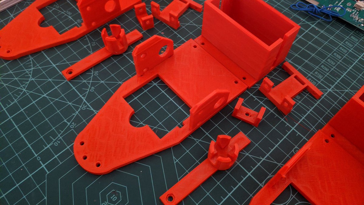 EurekaPinto's tweet photo. Hoy en el taller de #robotica de @EurekaPinto estrenamos nuestro #EurekaBot
Después de la #programacion , los #videojuegos y el #diseño3d montaremos el robot siguelineas, lo programaremos y por último...
A jugar!!!
#academia
#Pinto
#Parla
#primaria
#eso
#quieroaprobar https://t.co/X0u4dL3Zrx