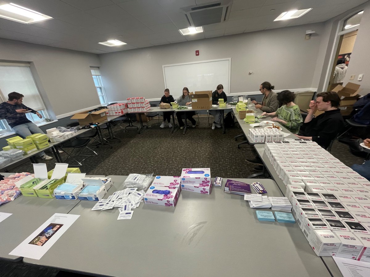 NYSOASAS's tweet photo. About 40 students from @UnionCollege's Sociology Club and 'More Equitable Union' spent their club time with @NYSOASAS #ProjectCOPE to pack overdose prevention kits this week. They will be distributed at upcoming community events. Thank you for having us! ➡️https://t.co/uUIn0jXKX7 https://t.co/ERmXSbUwcI