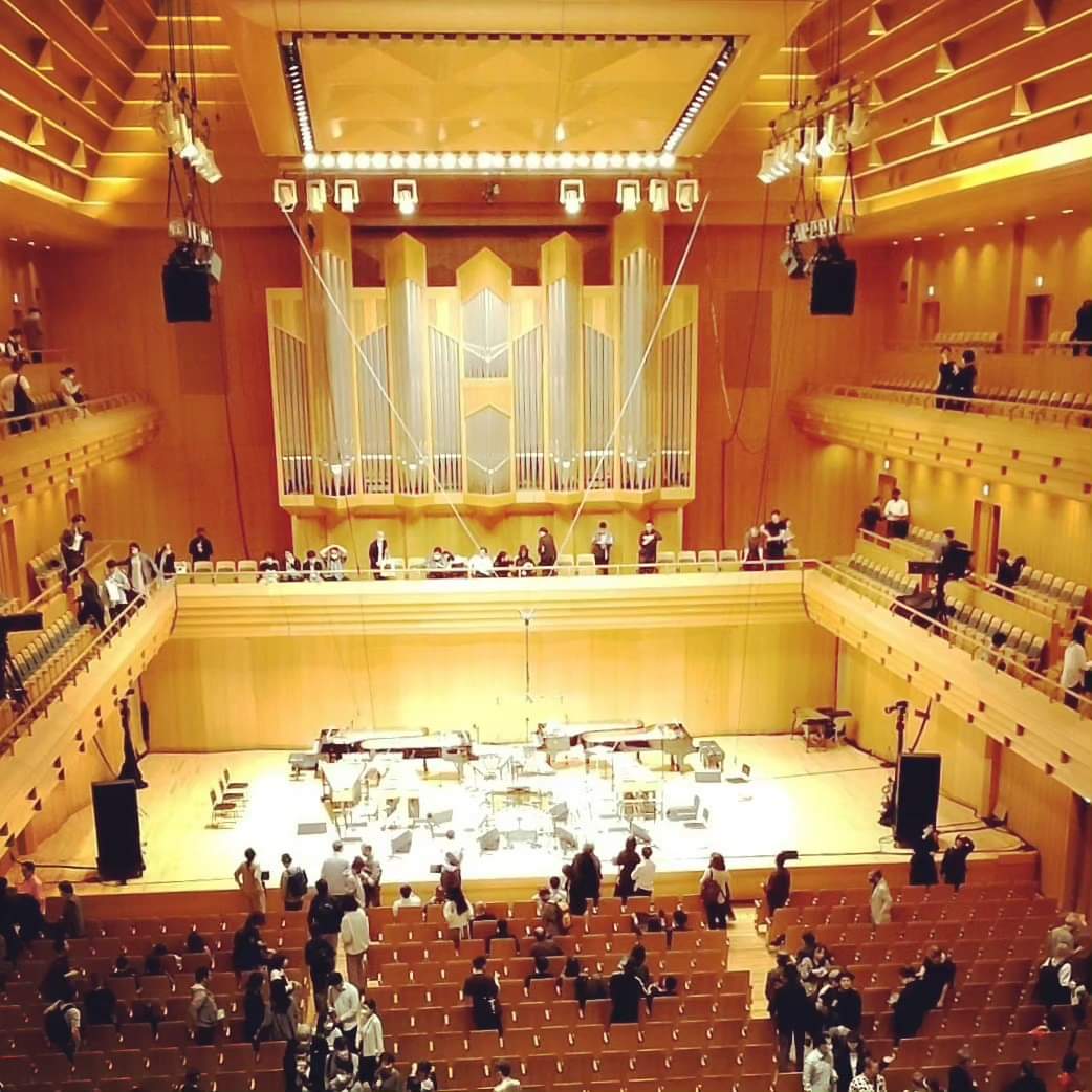 moonybonji's tweet photo. スティーブ・ライヒ「18人の音楽家のための音楽」コリン・カリー・グループ
@東京オペラシティ
久々のライヒ生演奏!!
すんげーえかった!!
ミニマルミュージック!!
異空間に吸い込まれる〜!!
そして、AIとは?人間とは!?考えさせられた!
#スティーブライヒ
#stevereich
#colincurriegroup https://t.co/deMfmY2mbV