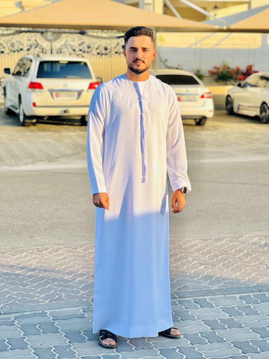 tareqAwad11's tweet photo. كل عام وأنتم بخير عيد فطر سعيد وعساكم من عواده❤️❤️❤️
اول عيد فطر بالغربة والكندوره الاماراتيه❤️ https://t.co/tUyIV0xeNj