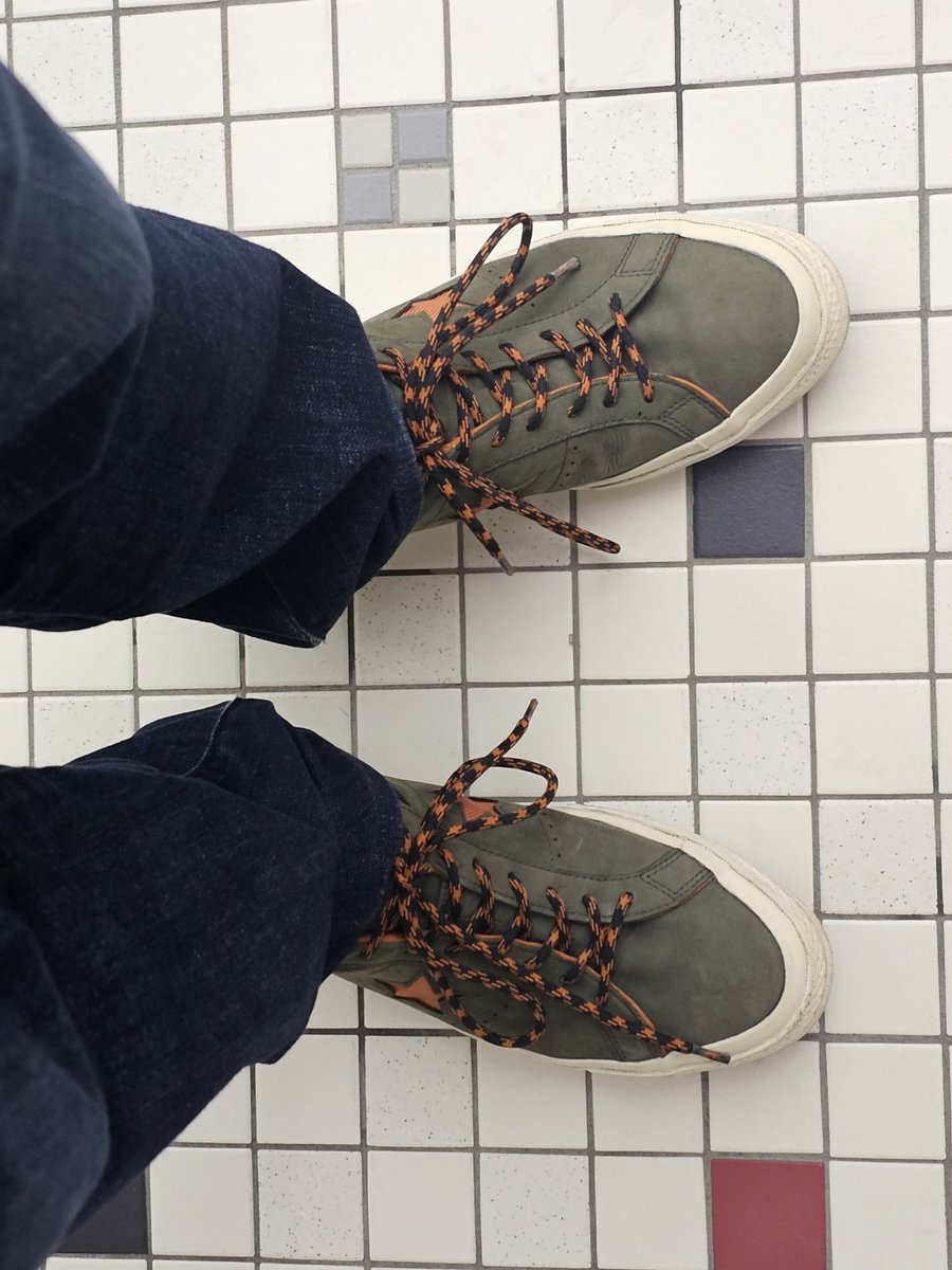 MWSpratt's tweet image. Converse One Star
Early morning shoes