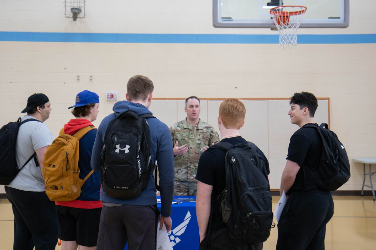 Juniors and seniors from all 3 high schools had the opportunity to attend our Career From Here event, which brings in local companies who are hiring for work/pre-apprenticeship opportunities. It was great seeing students take action to prepare for their futures!
#ReadyForTomorrow