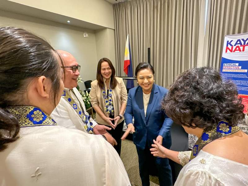 emilianooreyes1's tweet photo. Now, Ladies and Gentlemen of our only Country, be kind enough to agree and conform with my honest if not brutal opinion that Atyy Leni Robredo is the true, real, and legitimate President ot the Philippines. ( with LGU executives ). https://t.co/jZJEDfGtc3