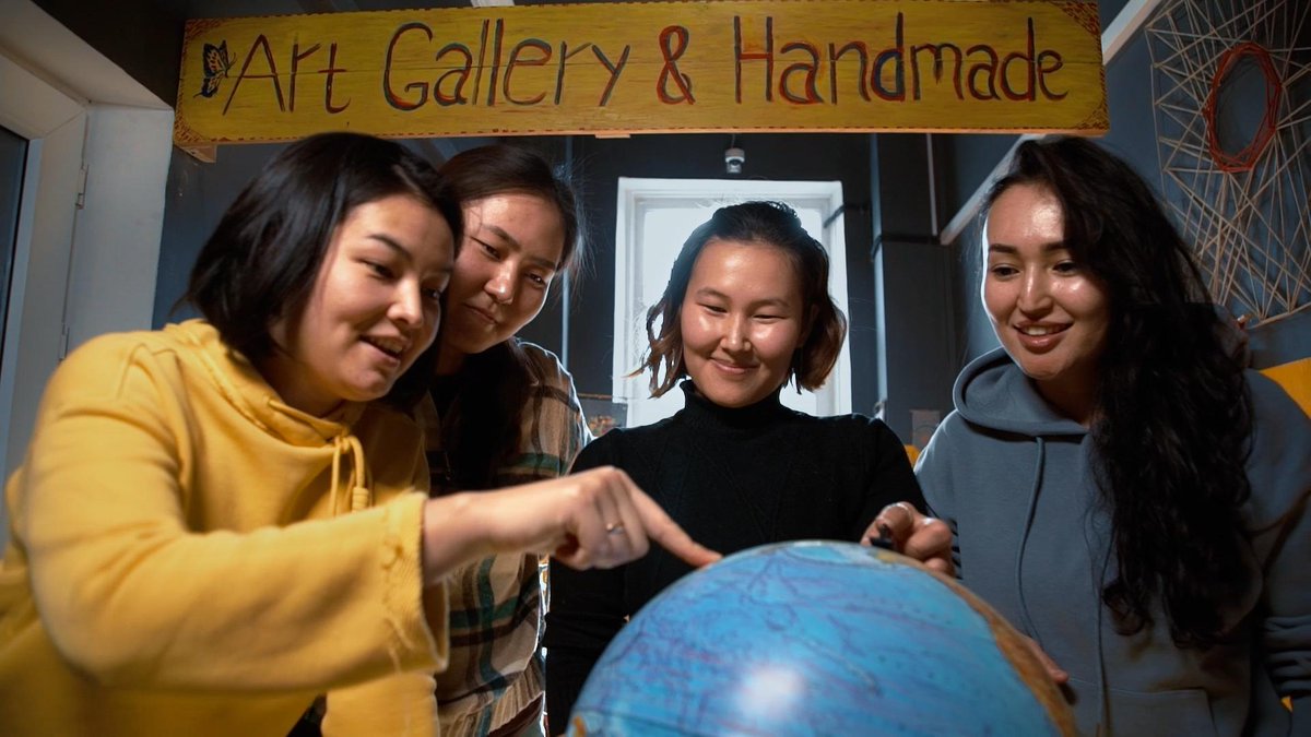 UNDPAccLabs's tweet photo. The creative economy has the power to drive sustainable development✨

For #WCID, we share @undpkg #AccLab's “Women Creative Lab,” a 1st of its kind, providing over 100 women and girls with mentorship &amp; funding for their ideas in creative industries👇
https://t.co/zoBscynJoi https://t.co/9cWGKz254j