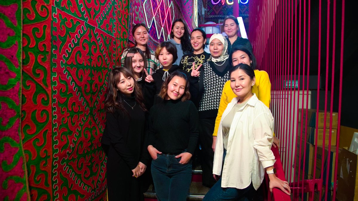 UNDPAccLabs's tweet photo. The creative economy has the power to drive sustainable development✨

For #WCID, we share @undpkg #AccLab's “Women Creative Lab,” a 1st of its kind, providing over 100 women and girls with mentorship &amp; funding for their ideas in creative industries👇
https://t.co/zoBscynJoi https://t.co/9cWGKz254j