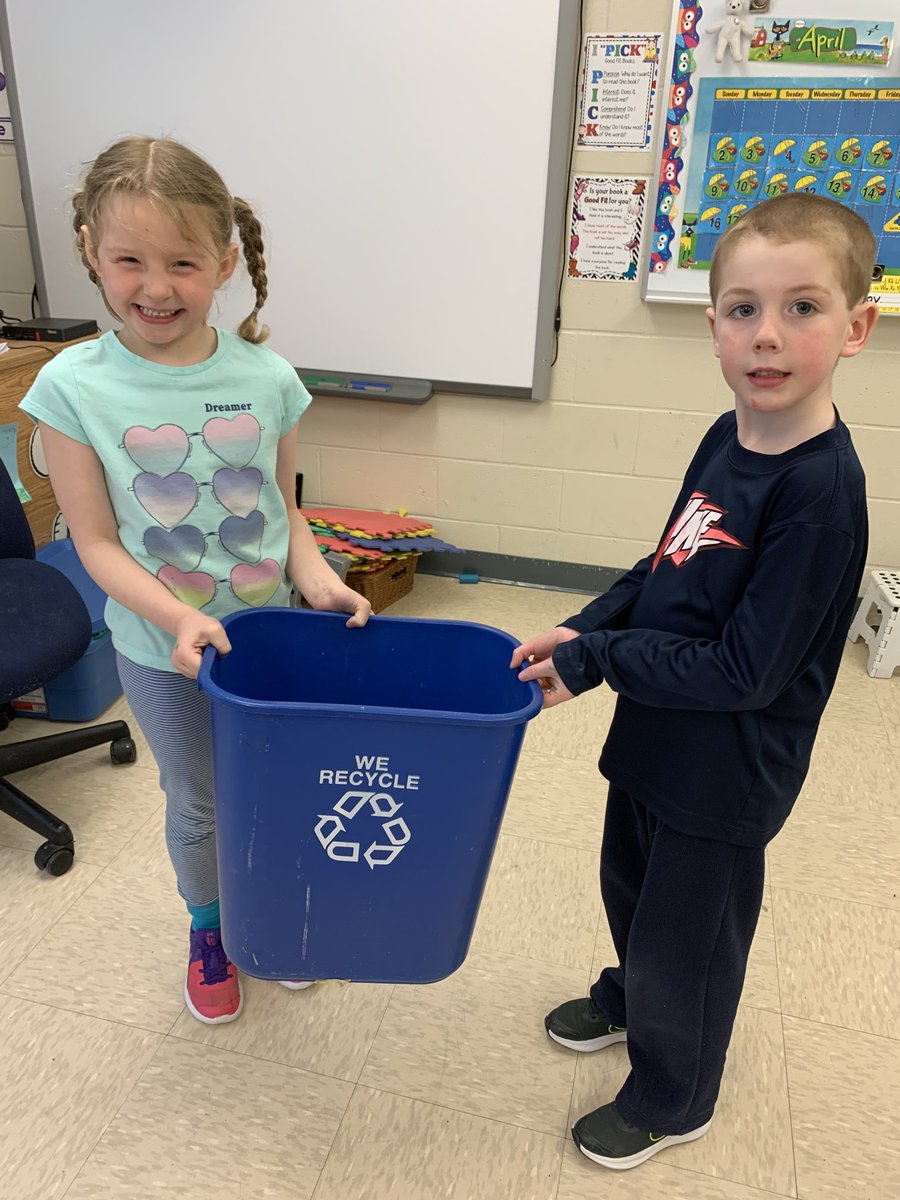 No garbage here today!! 🌏♻️ ⁦<a href="/RoncalliSchool/">Roncalli Elementary</a>⁩